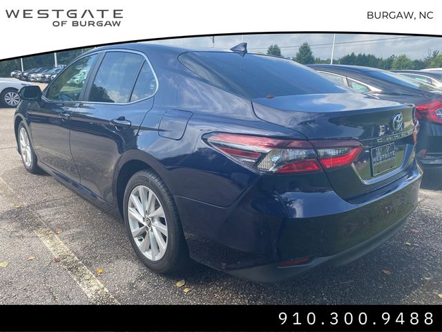 2022 Toyota Camry LE photo 3