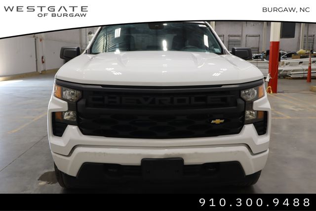 2023 Chevrolet Silverado 1500 Custom photo 2