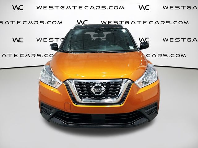 2020 Nissan Kicks SV photo 2
