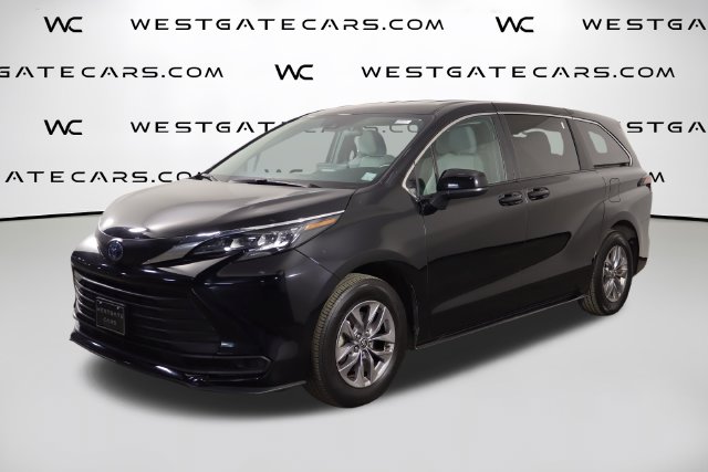 Used 2025 Toyota Sienna LE 8 Passenger Van Passenger Van