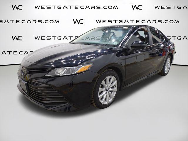 2019 Toyota Camry LE's photo