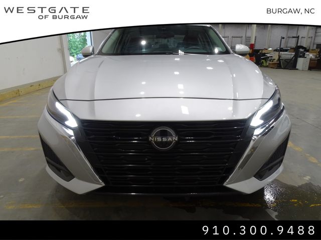 2023 Nissan Altima 2.5 SV photo 2