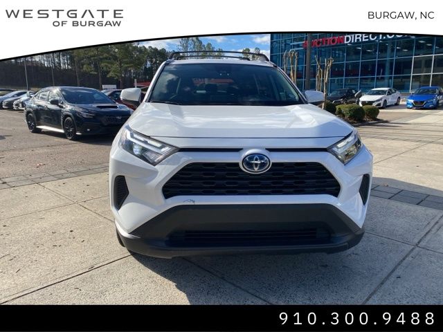2022 Toyota RAV4 Hybrid XLE photo 3