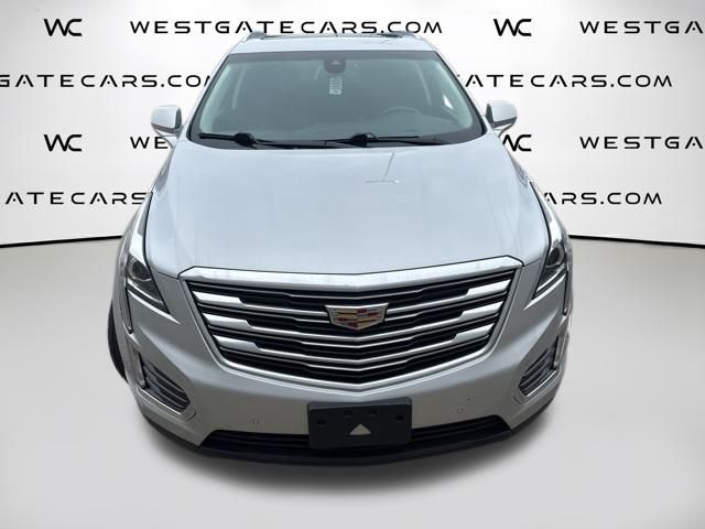 2017 Cadillac XT5 Luxury photo 2