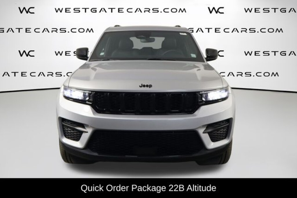 Used 2023 Jeep Grand Cherokee Laredo SUV