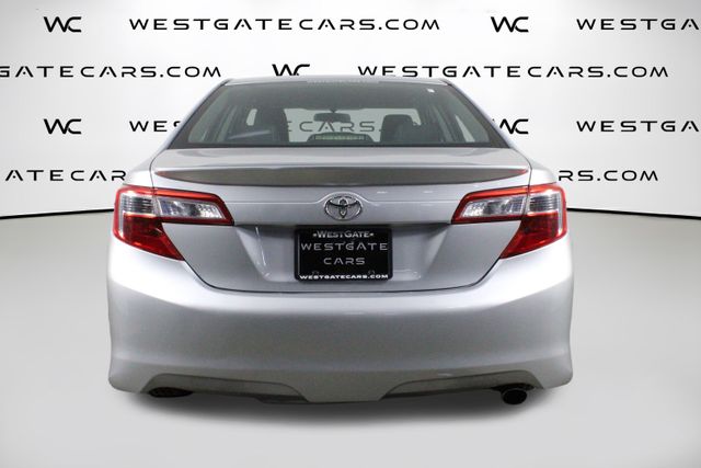 2013 Toyota Camry SE photo 4