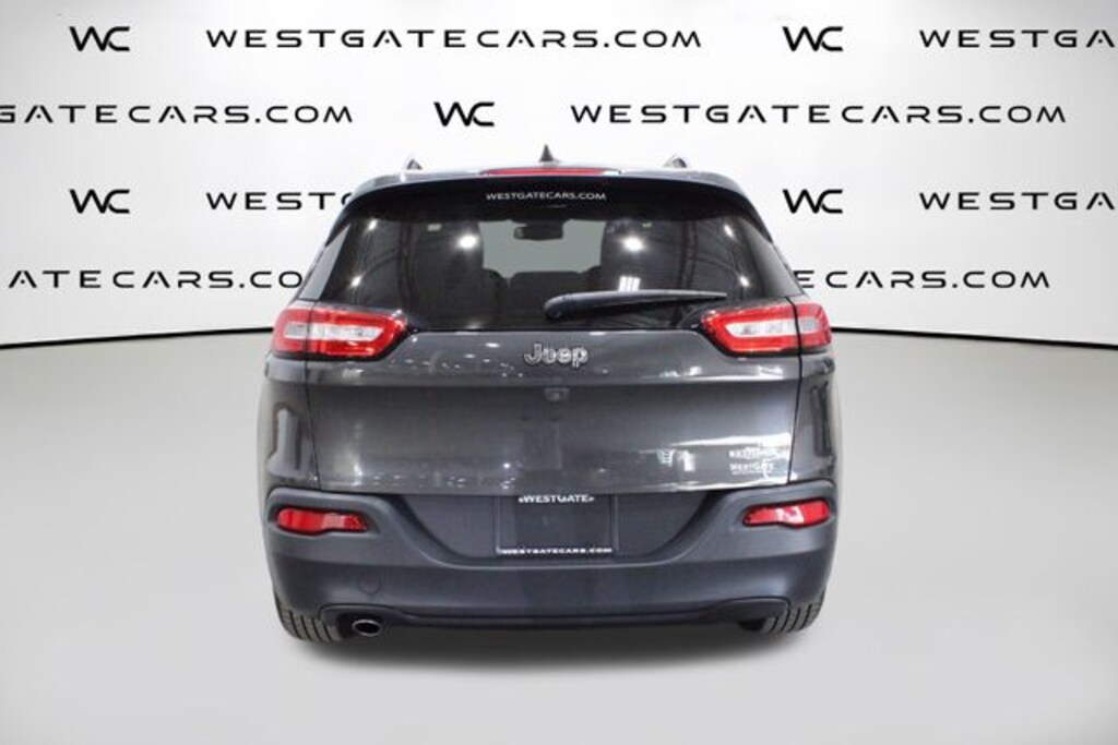 Used 2017 Jeep Cherokee Latitude FWD SUV