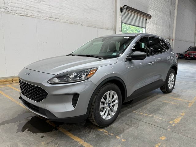2022 Ford Escape SE photo 3