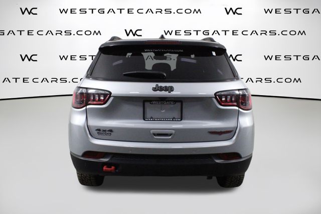 2024 Jeep Compass Trailhawk photo 2