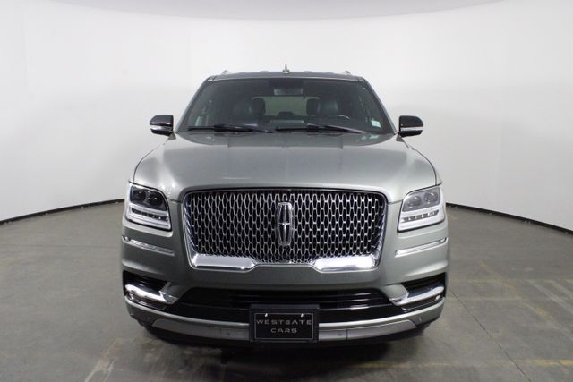 2019 Lincoln Navigator Standard photo 2