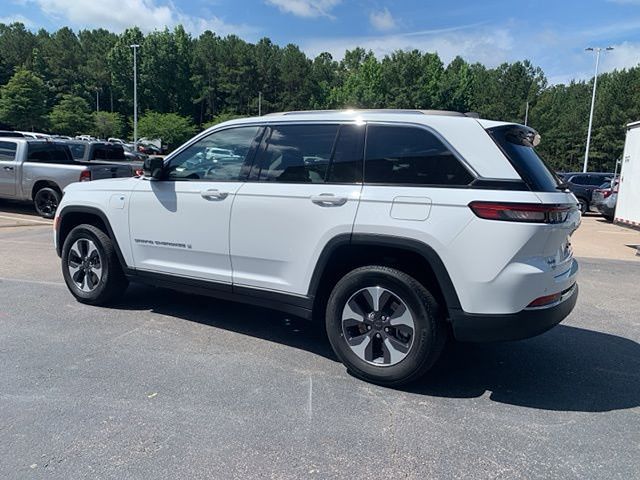 2022 Jeep Cherokee 4xe Base photo 4