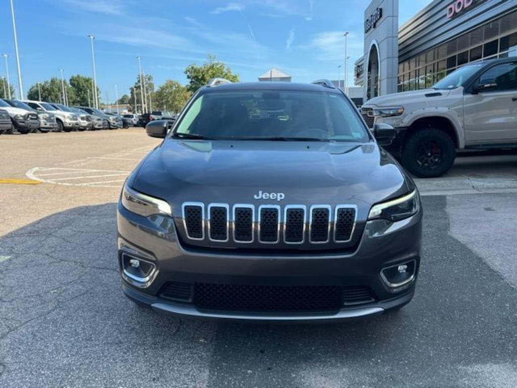 Used 2019 Jeep Cherokee Limited FWD SUV