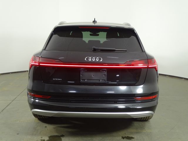 2019 Audi e-tron Premium Plus photo 4