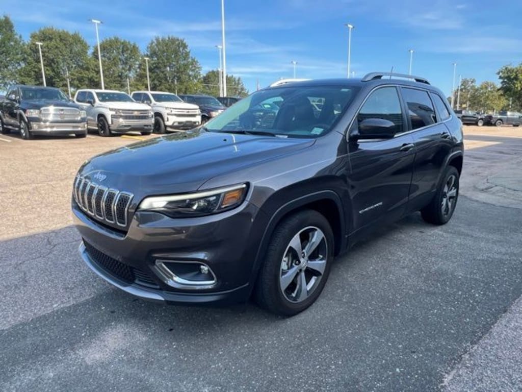 Used 2019 Jeep Cherokee Limited FWD SUV