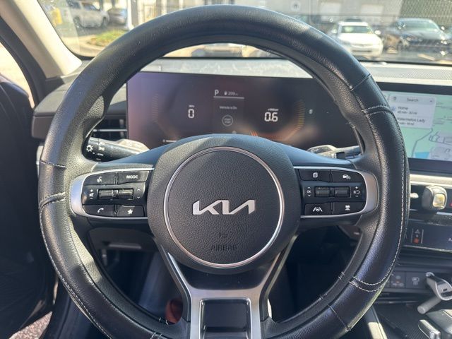 2025 Kia K5 LXS photo 4