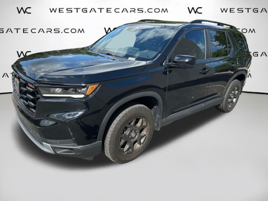 Used 2025 Honda Pilot TrailSport SUV
