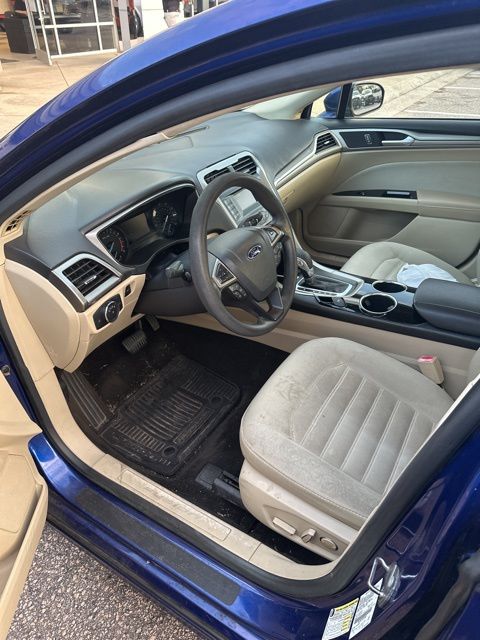2013 Ford Fusion SE photo 3