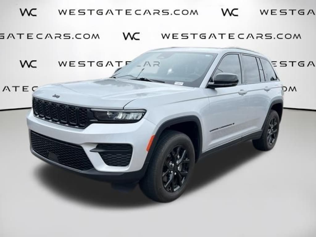 Used 2024 Jeep Grand Cherokee Laredo SUV