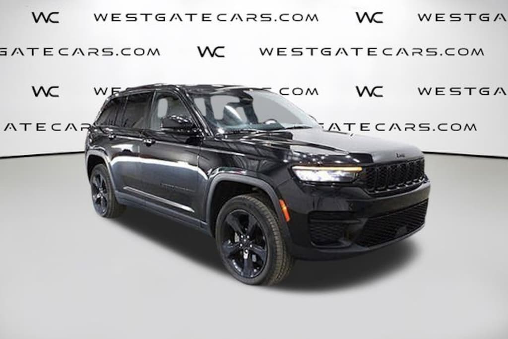 Used 2023 Jeep Grand Cherokee Laredo SUV