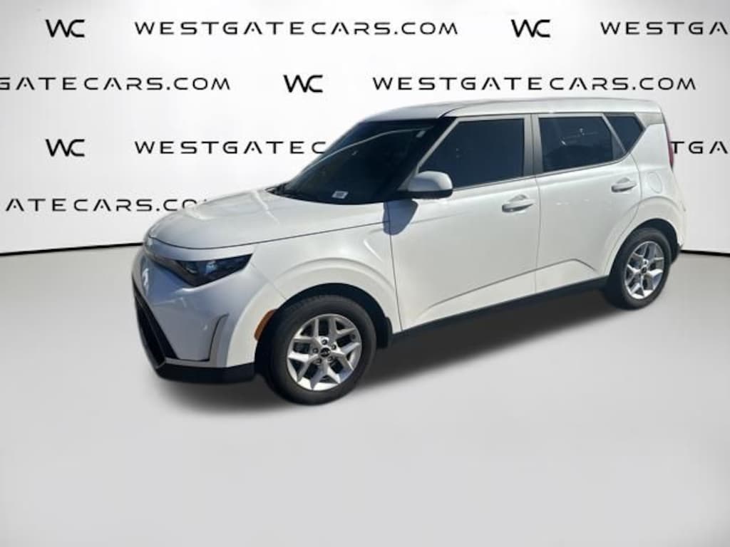 Used 2023 Kia Soul LX Hatchback