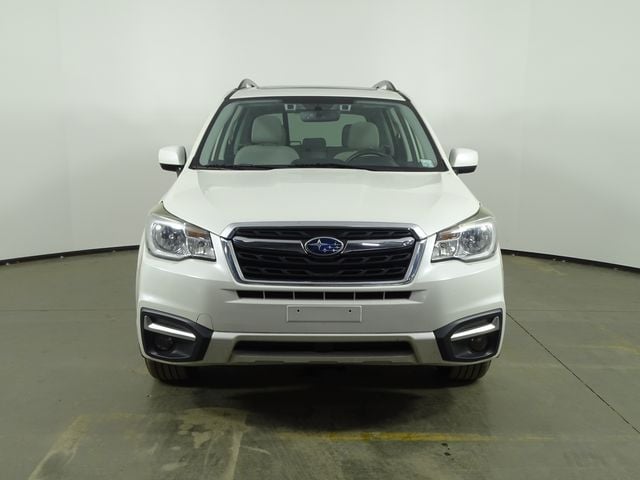 2018 Subaru Forester 2.5i Premium photo 2