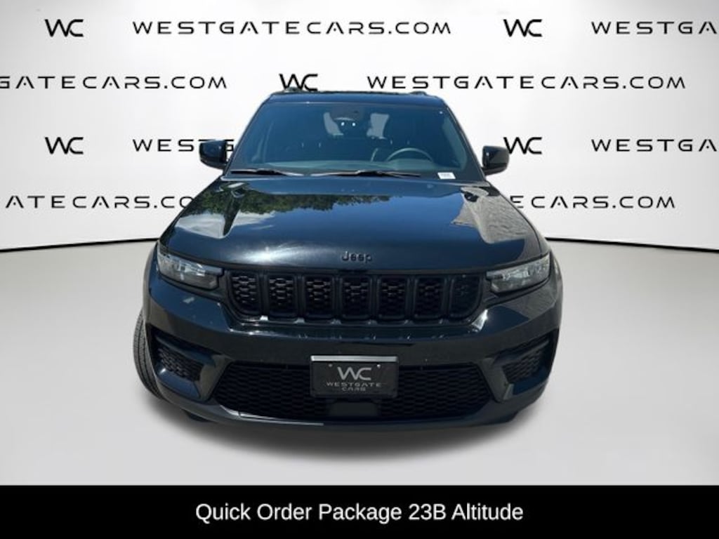 Used 2023 Jeep Grand Cherokee Laredo SUV