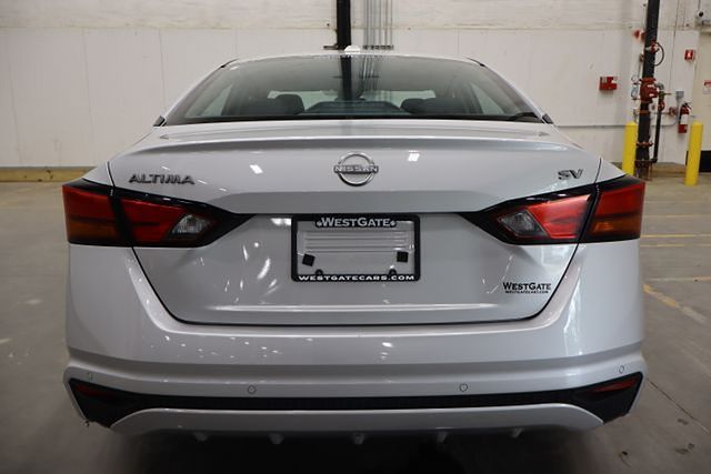 2024 Nissan Altima 2.5 SV photo 2