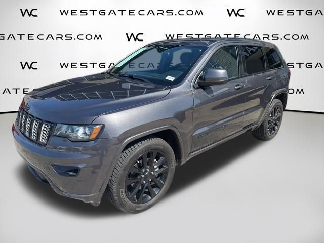 2017 Jeep Grand Cherokee Altitude's photo