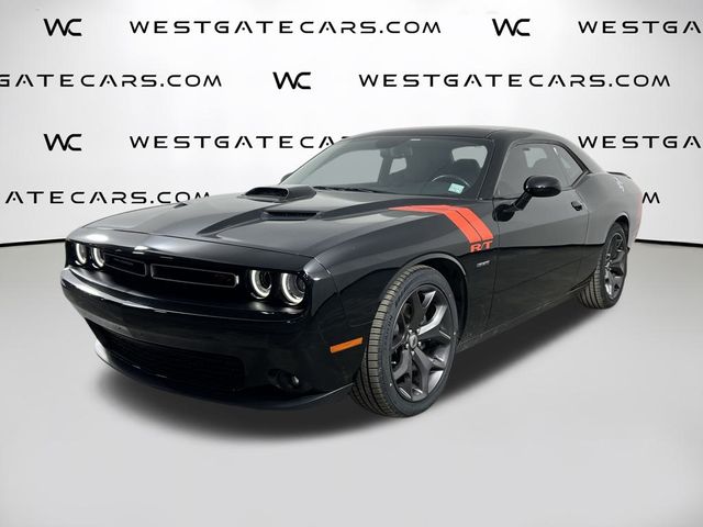 2017 Dodge Challenger R/T's photo