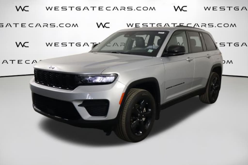 Used 2023 Jeep Grand Cherokee Laredo SUV