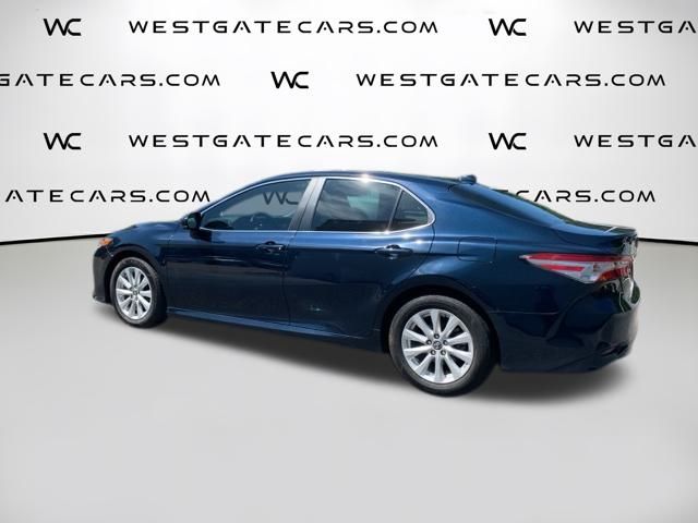 2019 Toyota Camry LE photo 4