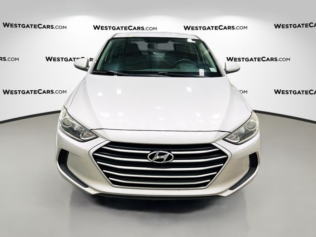 2018 Hyundai Elantra SEL photo 2