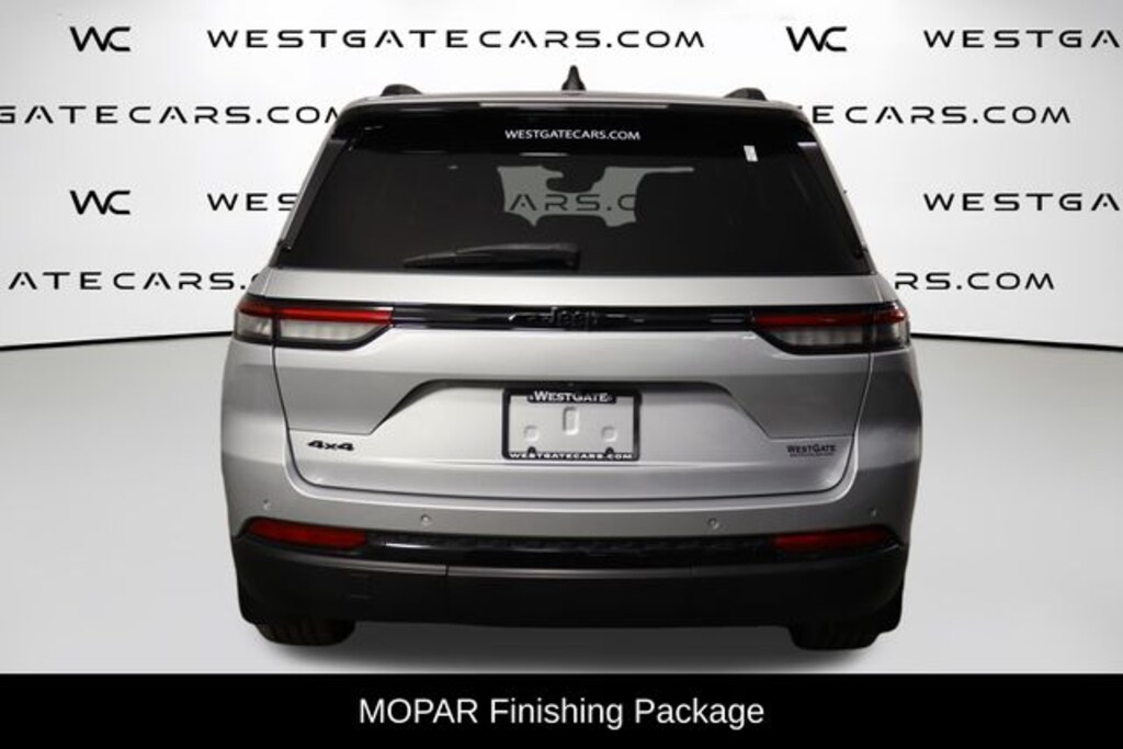 Used 2023 Jeep Grand Cherokee Laredo SUV