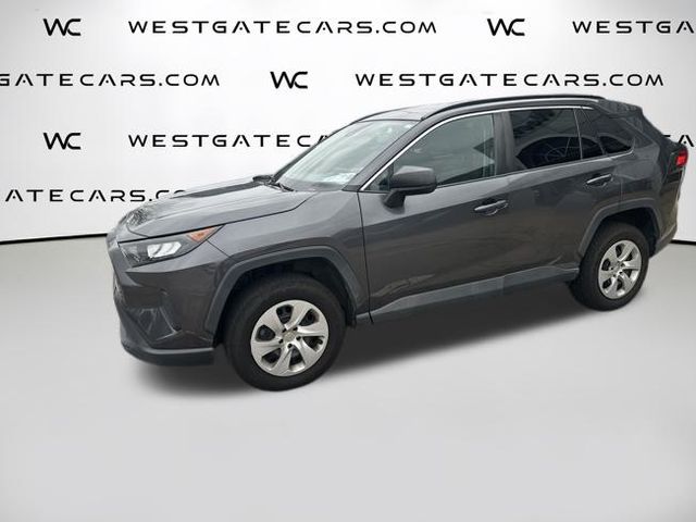 2019 Toyota RAV4 LE's photo