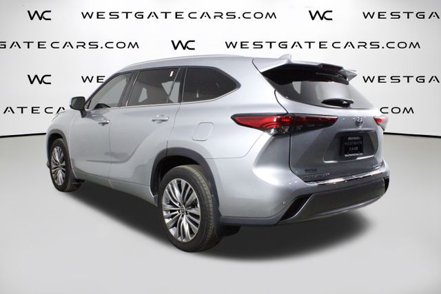 2022 Toyota Highlander Platinum photo 3