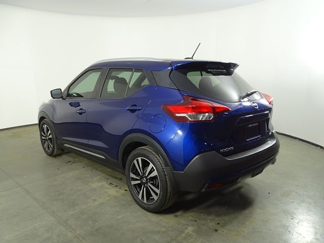 2019 Nissan Kicks SR photo 3