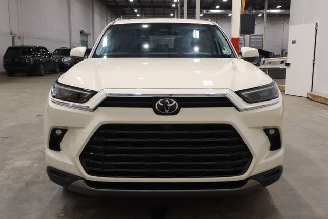2024 Toyota Grand Highlander Limited photo 2