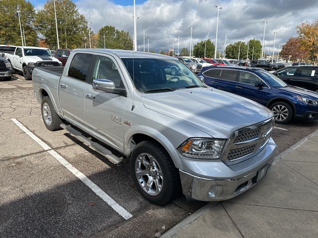 2017 Ram 1500 Laramie photo 3