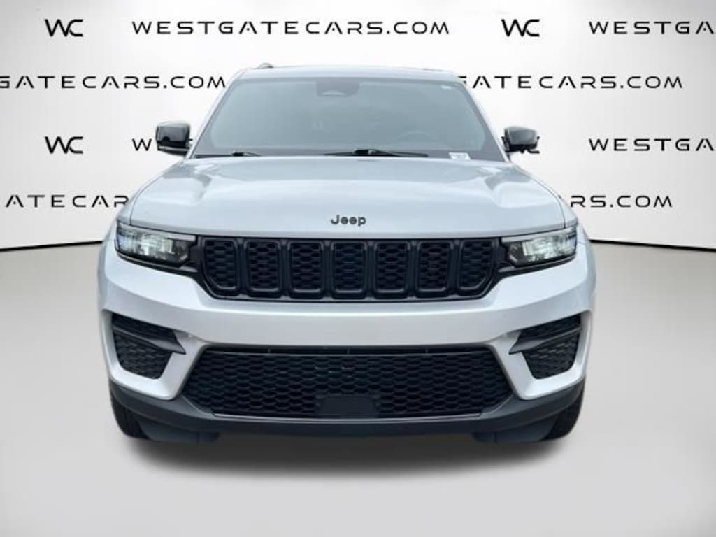 Used 2024 Jeep Grand Cherokee Laredo SUV