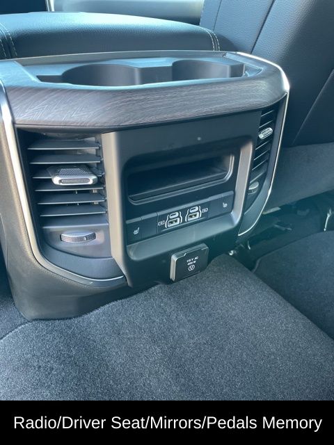 2026 RAM 2500 Laramie - Photo 20