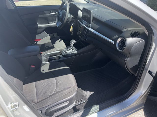 2019 Kia Forte LXS photo 4