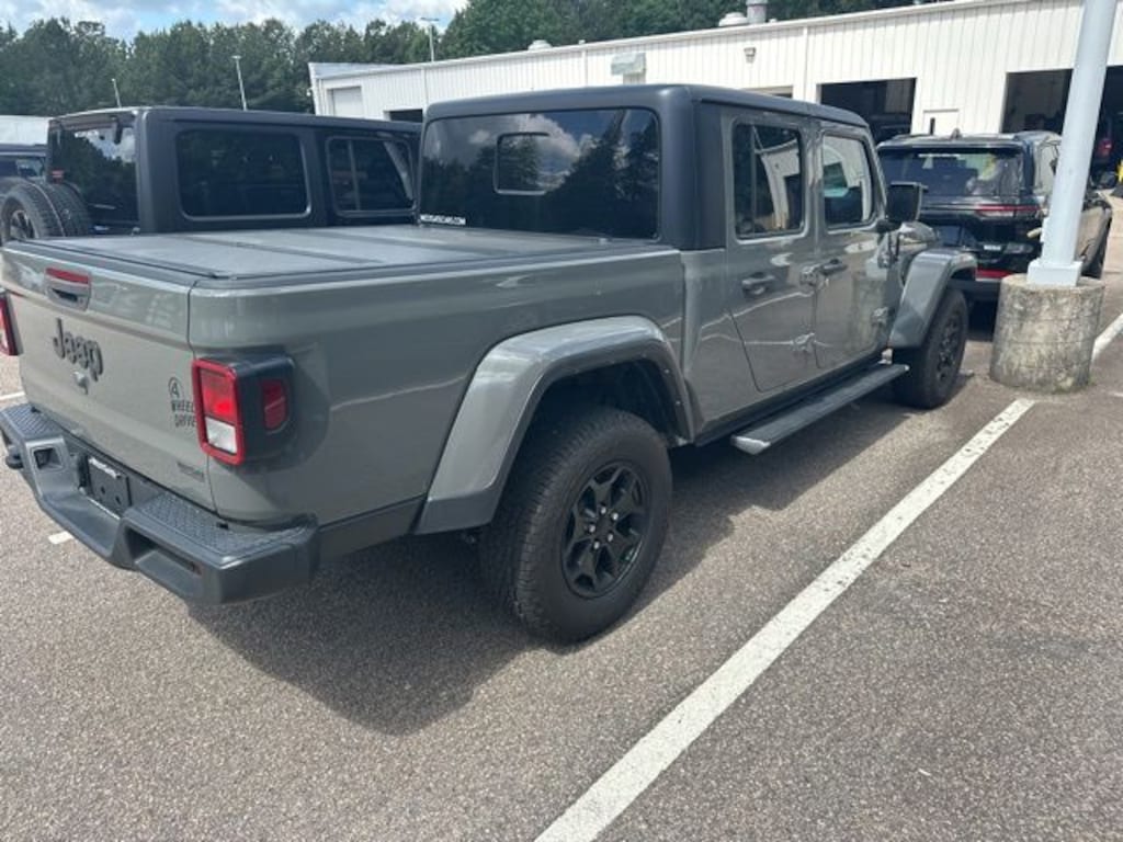 Used 2022 Jeep Gladiator Sport Truck Crew Cab