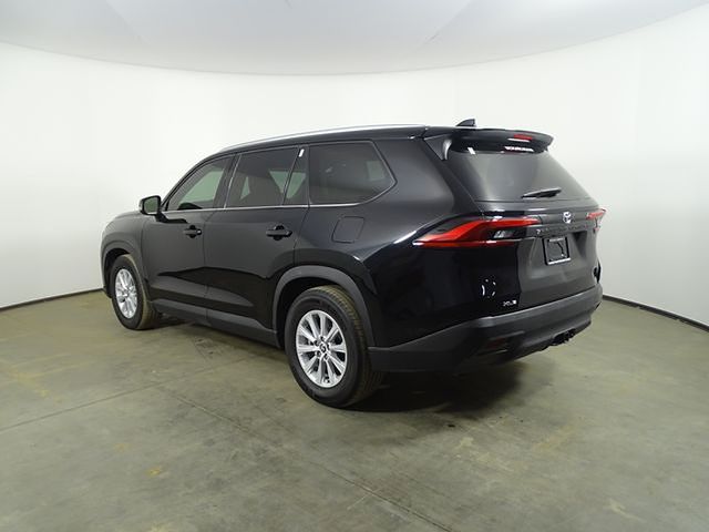 2024 Toyota Grand Highlander XLE photo 3
