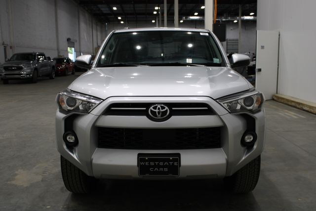 2022 Toyota 4Runner SR5 photo 2