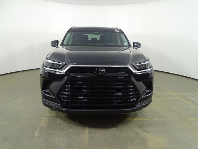 2024 Toyota Grand Highlander XLE photo 2