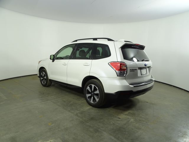 2018 Subaru Forester 2.5i Premium photo 3