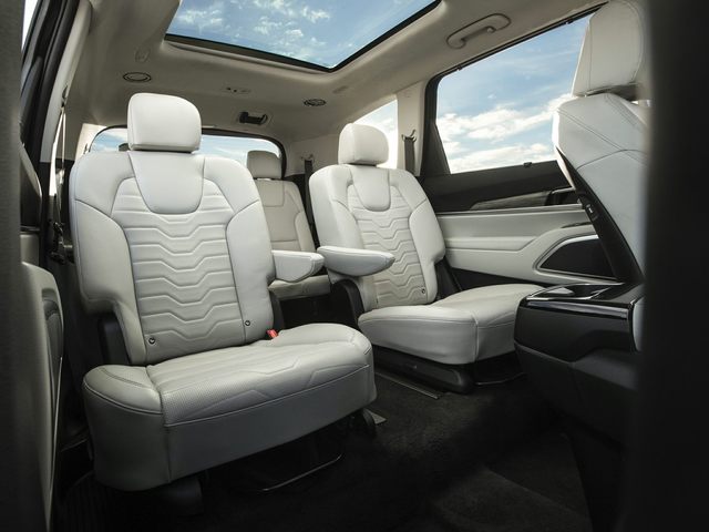 Captains chairs in the Kia Telluride SUV, available at Westgate Kia
