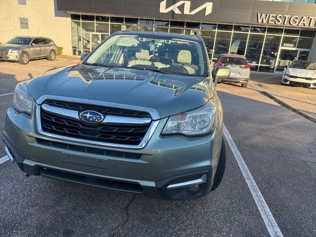 2018 Subaru Forester 2.5i Premium photo 2