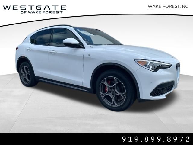 2022 Alfa Romeo Stelvio