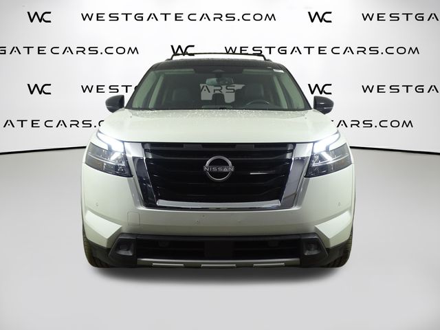 2022 Nissan Pathfinder SL photo 2